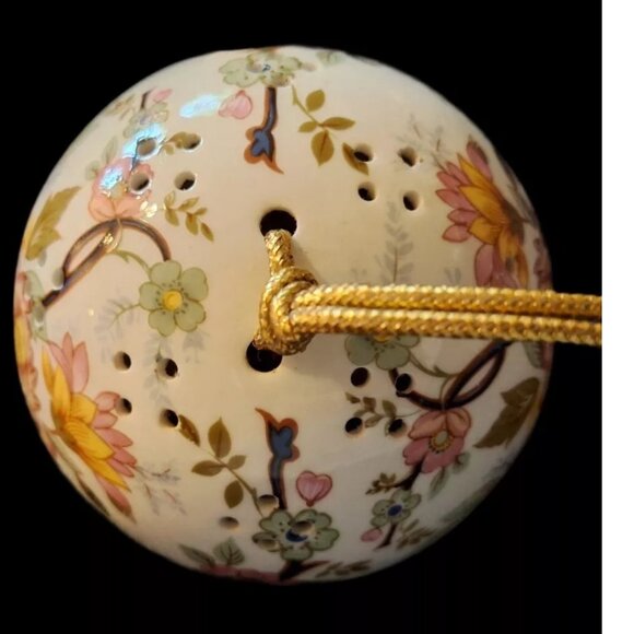 Vintage Pink Floral Royal Windsor Bone China Pomander Potpourri Excellent - Picture 3 of 6